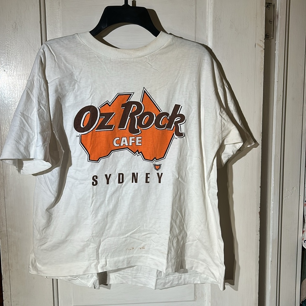 Vintage OZ ROCK Cafe Tee Shirt
(Australia)